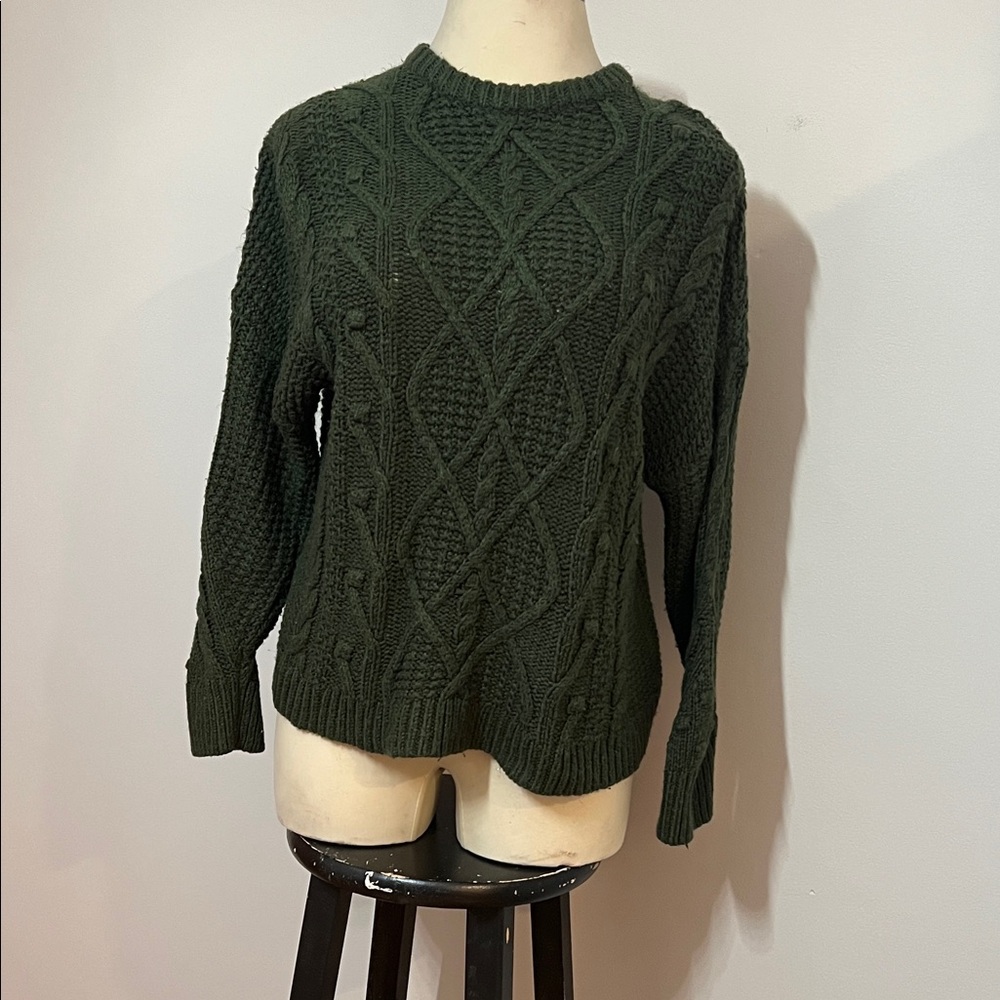 Universal Thread Dark Green Cable Knit Crew Neck Long Sleeve Sweater
